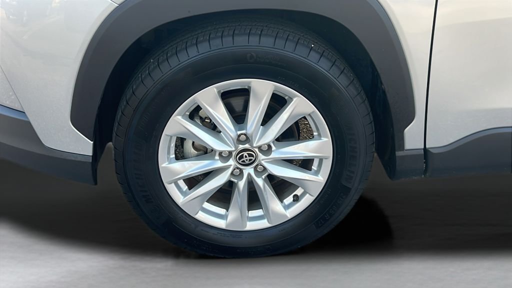 Certified Used 2025 Silver Toyota LE image 26