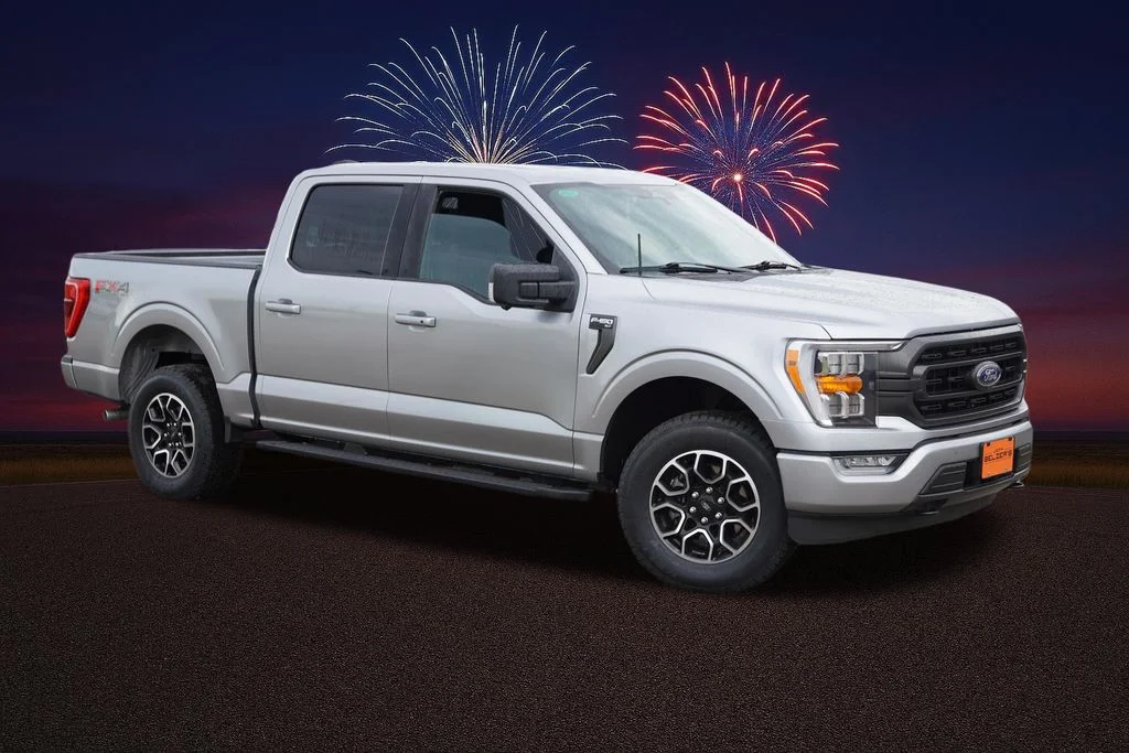 Certified Used 2023 Iconic Silver Metallic Ford XLT image 2