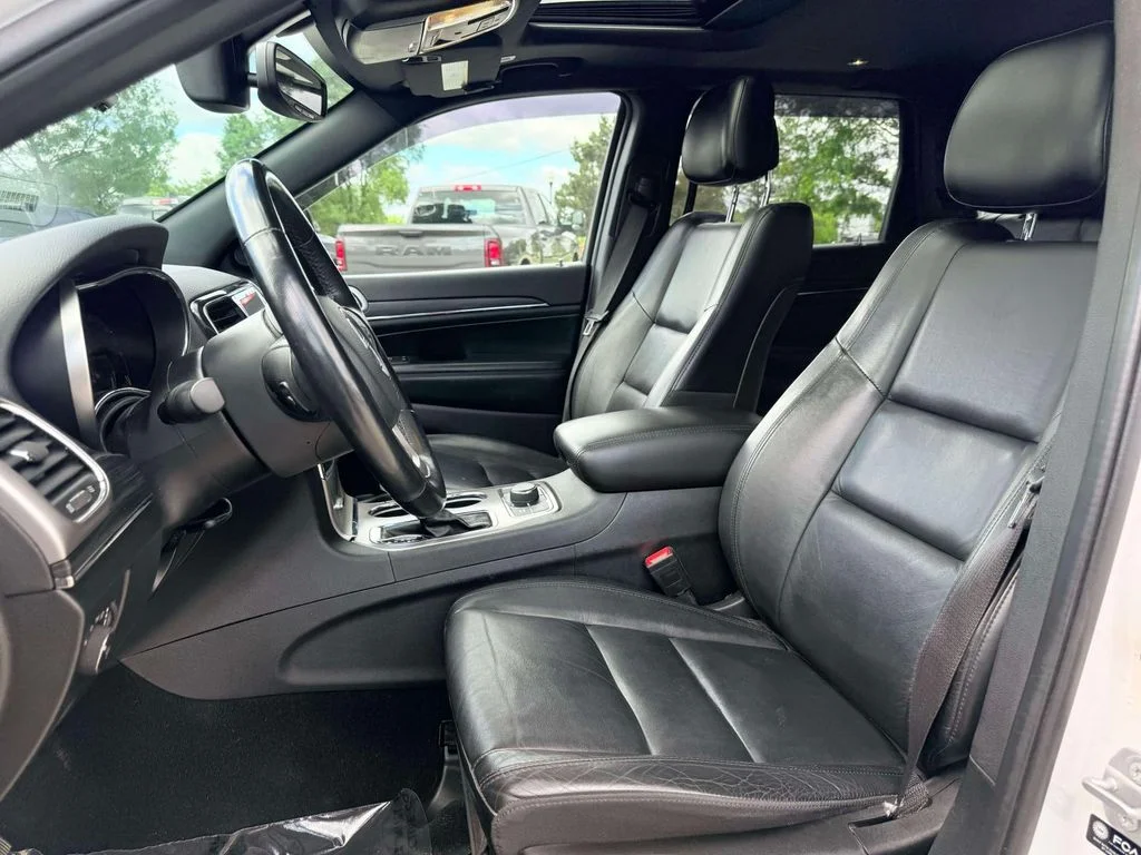 Used 2022 White Jeep Limited image 15