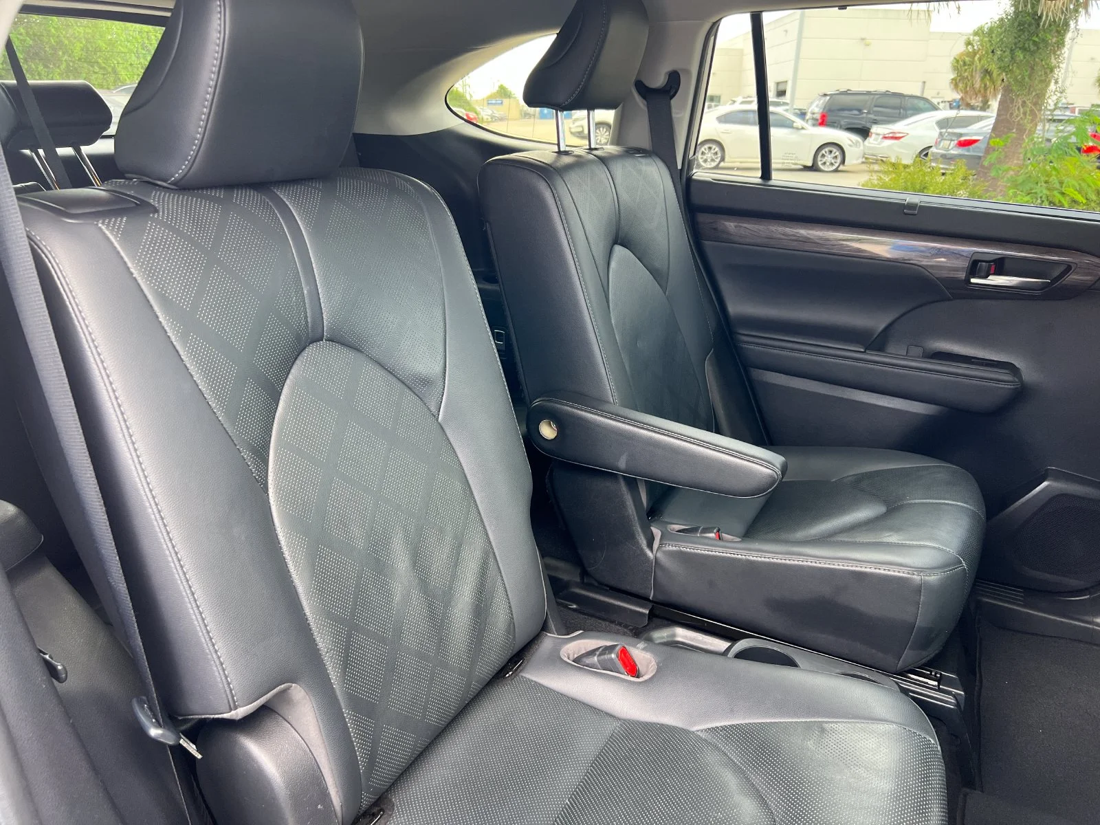Used 2020 Silver Toyota Platinum image 21