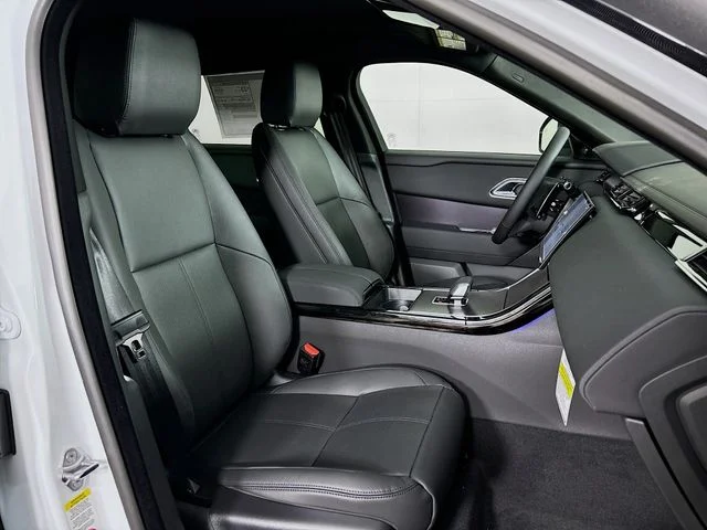 Certified Used 2026  Land Rover Dynamic SE image 28