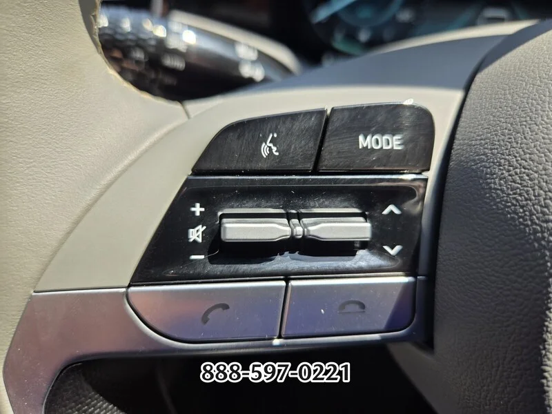 2023 Hyundai Elantra SEL - Photo 28