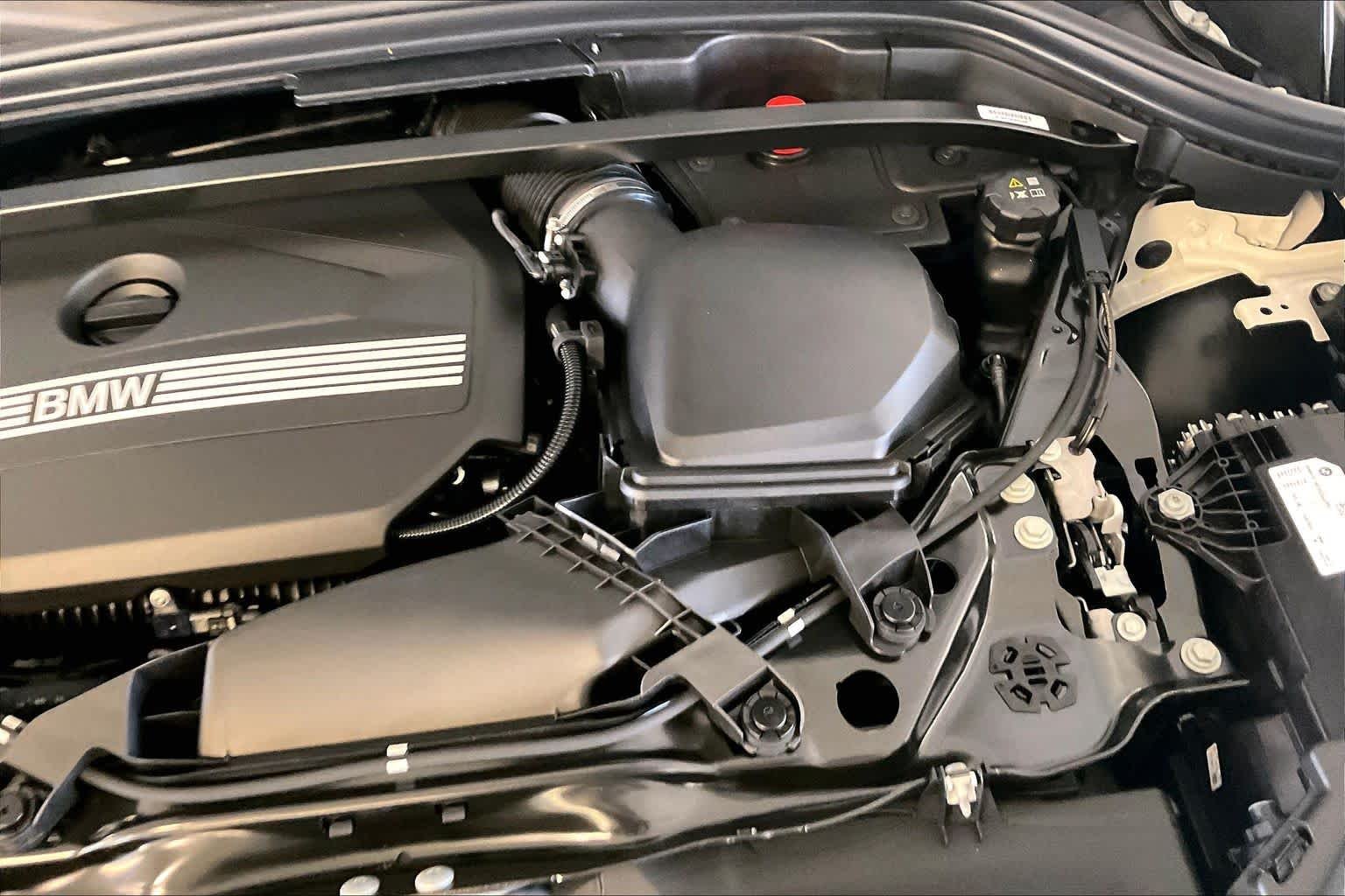 New 2026 Alpine White BMW xDrive28i image 17