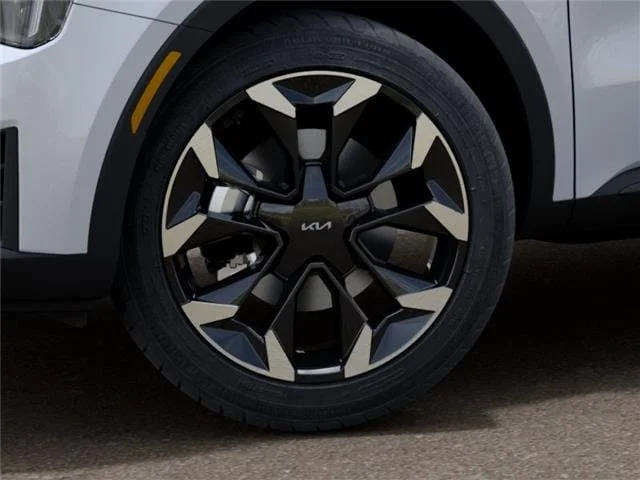 New 2026 Glacial White Pearl Kia EX image 9