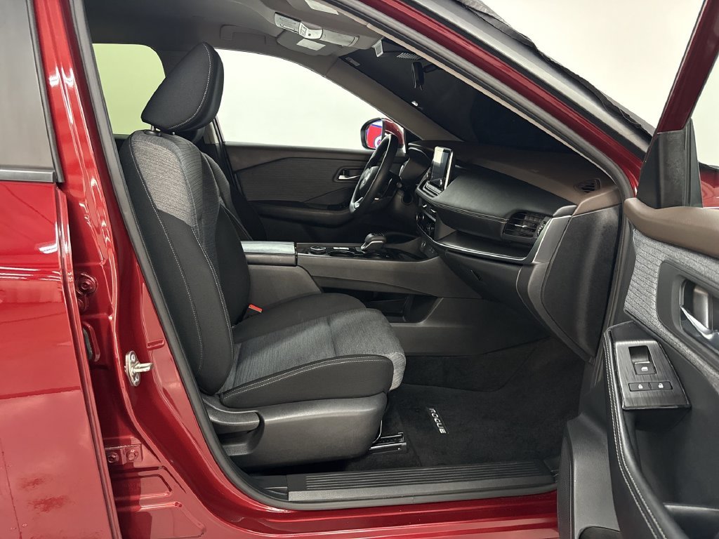 Certified Used 2023 Scarlet Nissan SV image 18