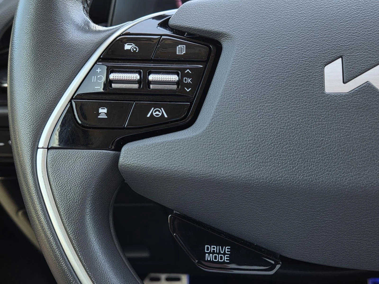 2023 Kia Niro EX Touring - Photo 19