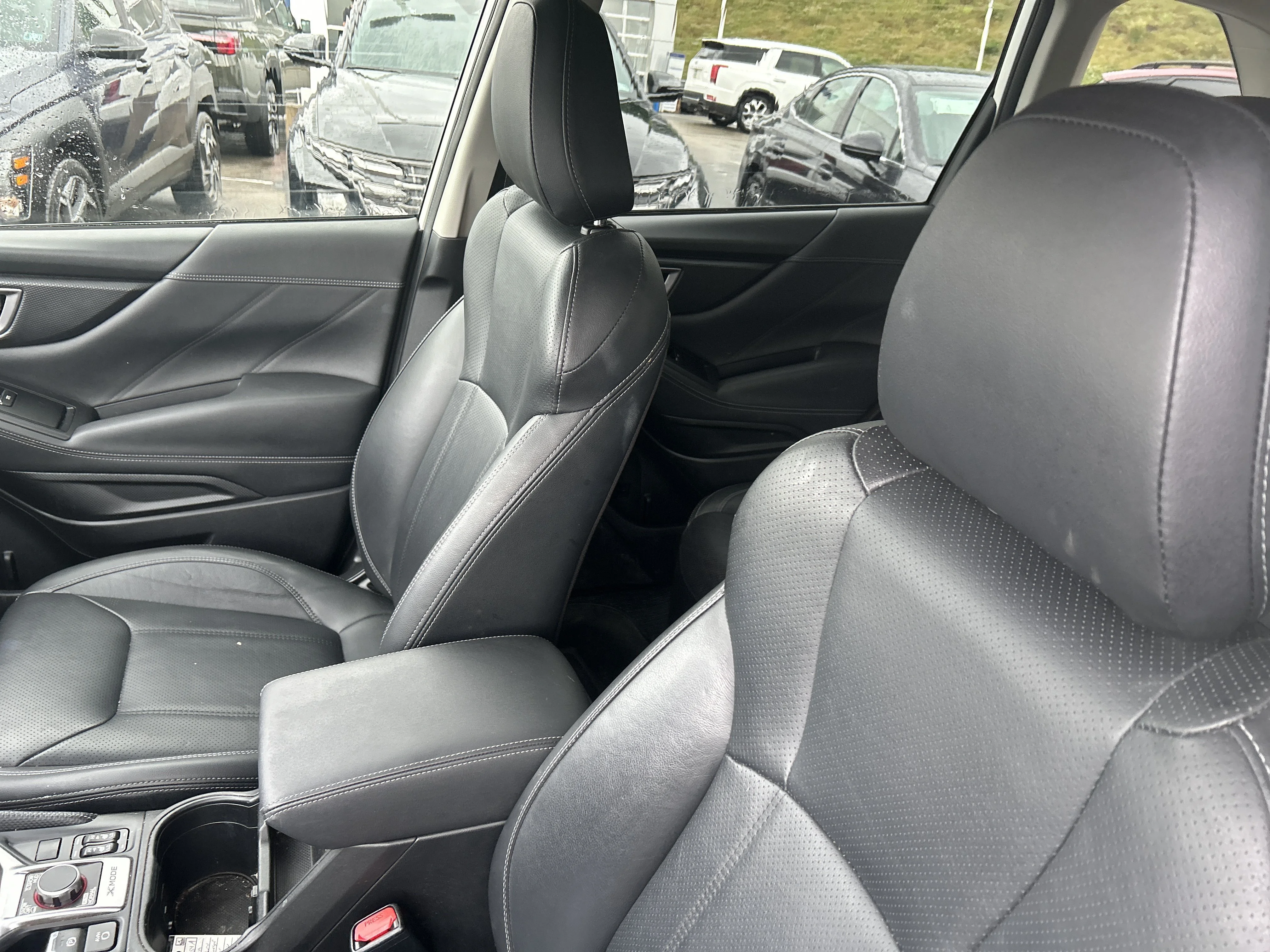 Used 2019 Crystal White Pearl Subaru Limited image 14