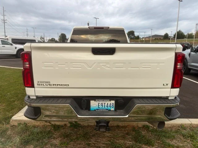 Used 2023 Summit White Chevrolet LT image 7