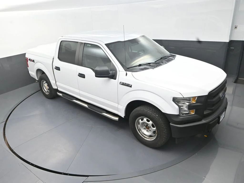 Used 2017 White Ford XL image 13