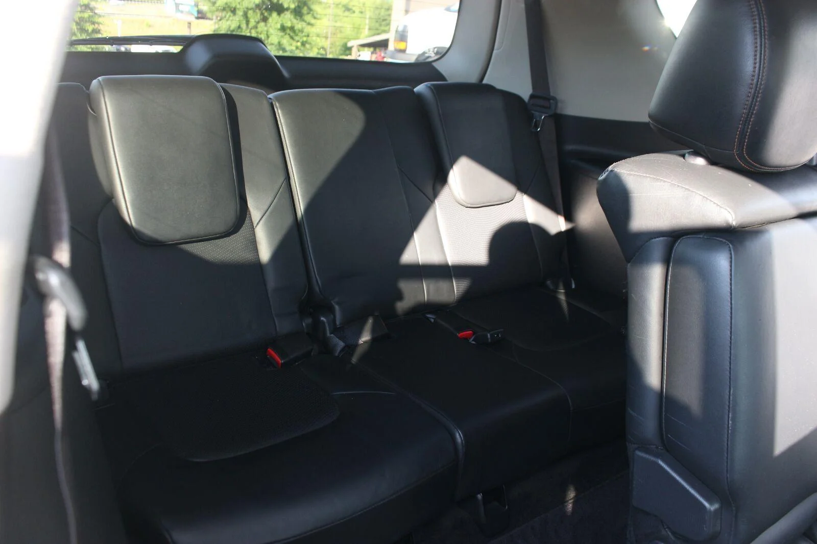 Used 2019 White Nissan SL image 39