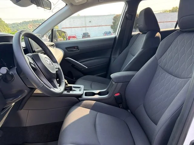 Used 2026 Off-white Toyota LE image 26