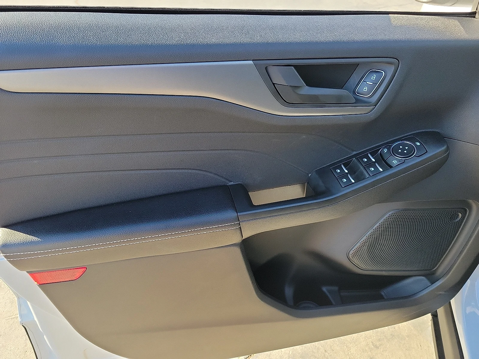 Used 2025 Silver Metallic Ford Active image 14