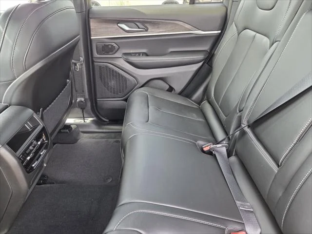 New 2026 Baltic Gray Metallic Clear-Coat Exterior Paint Jeep Limited image 23
