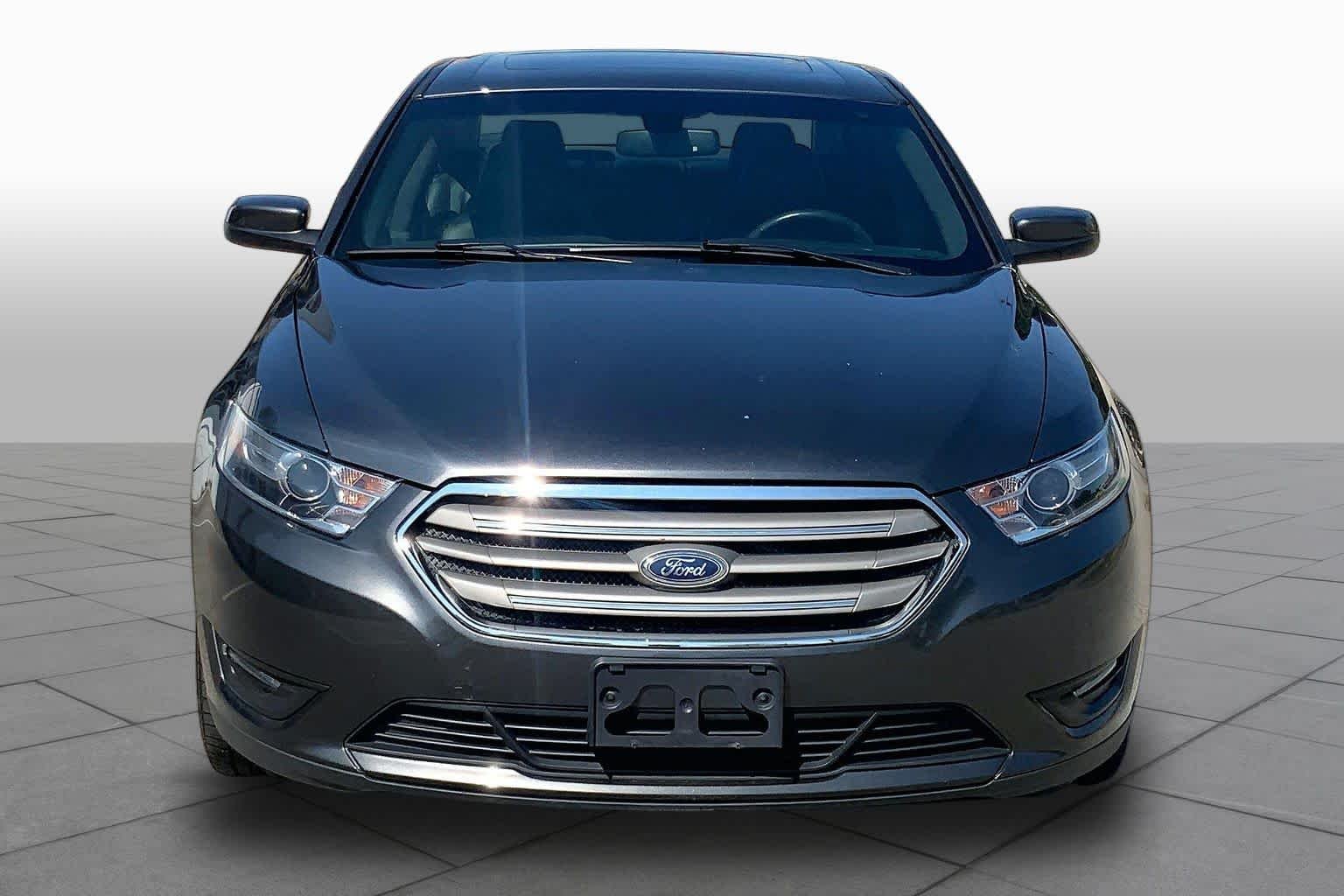 Pre-Owned 2018 Ford Taurus SEL