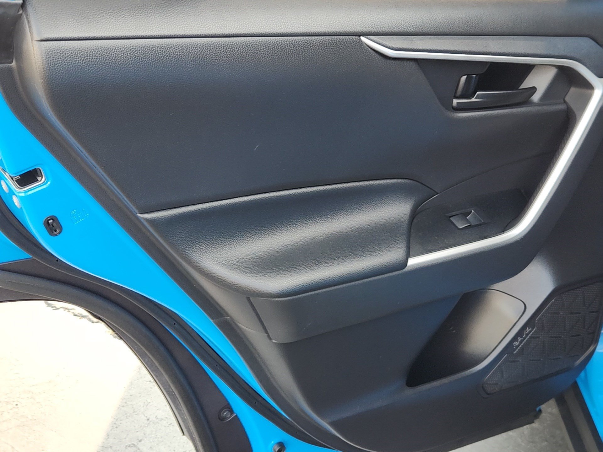 Used 2020 Blue Flame Toyota LE image 20