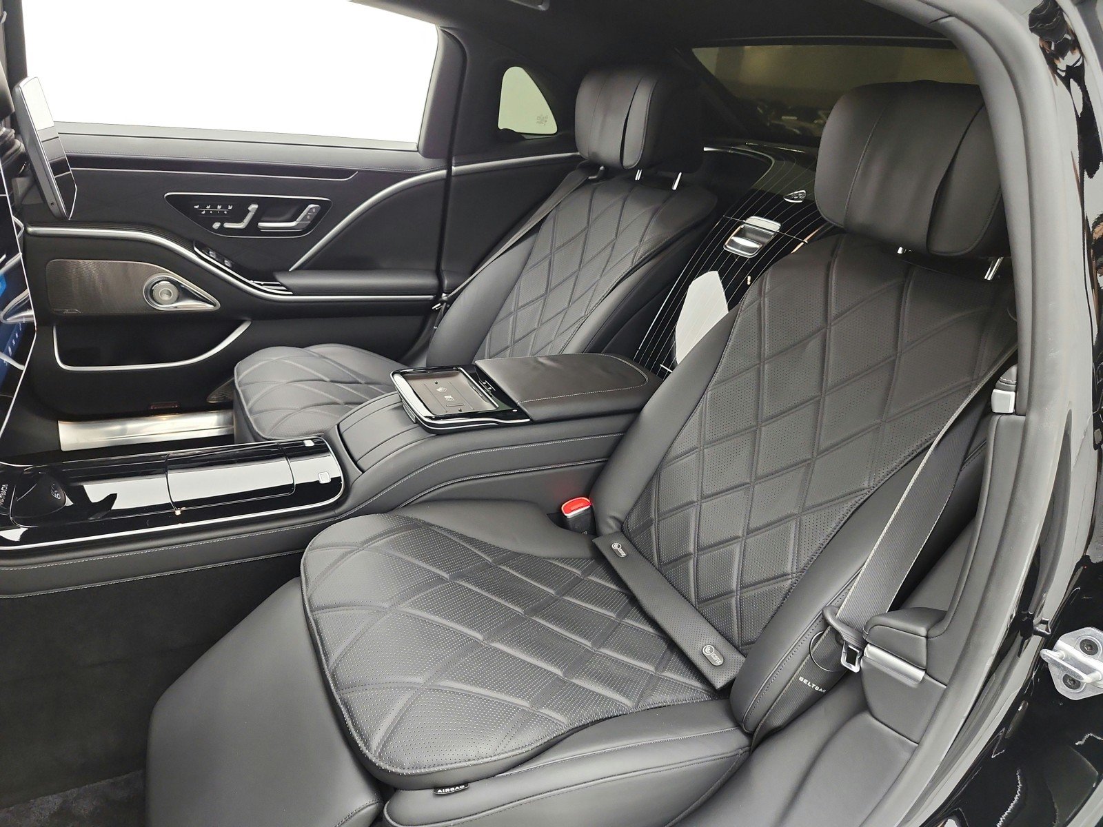 Certified Used 2021 Black Mercedes-Benz Maybach S 580 4MATIC® Sedan image 13
