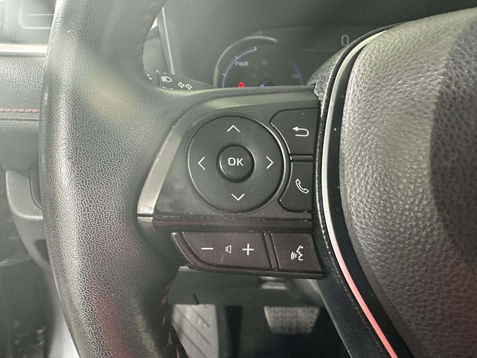 Used 2022 Magnetic Gray Metallic Toyota SE image 32