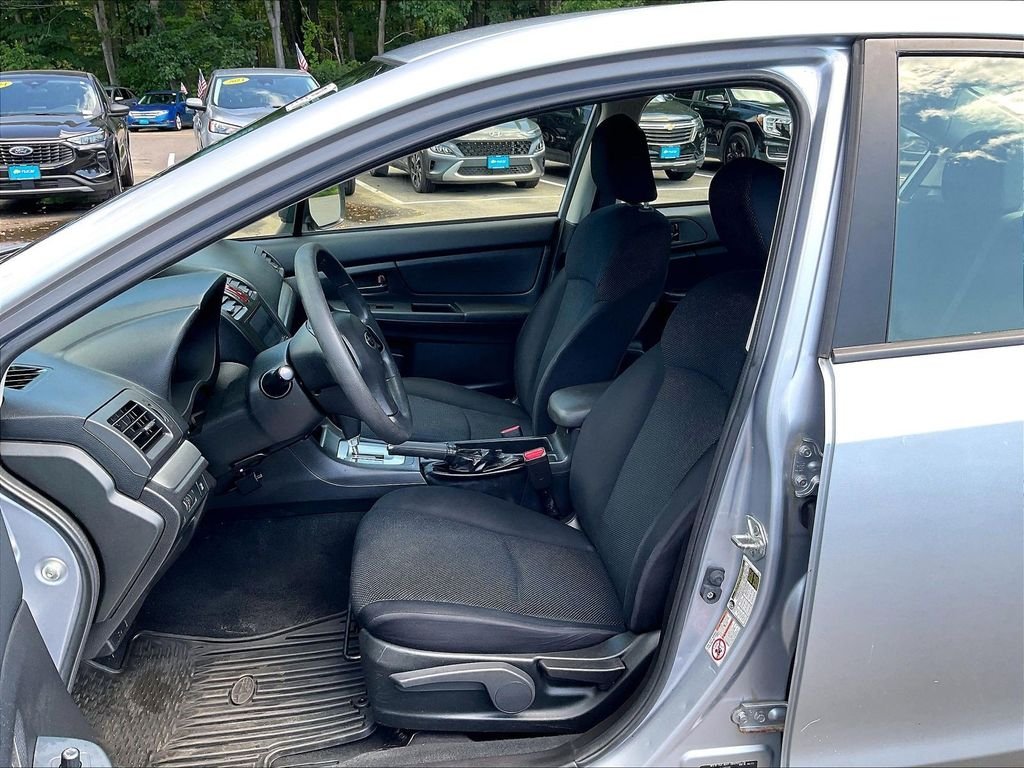 Used 2013 Silver Subaru 2.0i image 10