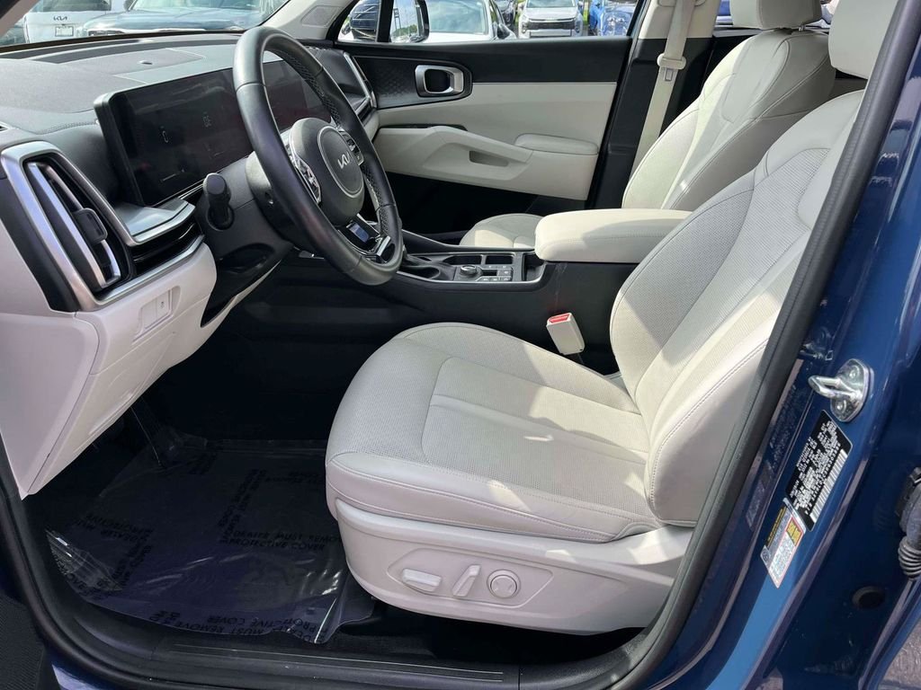 Used 2024 Black Kia S image 15