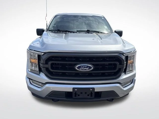 Used 2023 Silver Ford XLT image 9