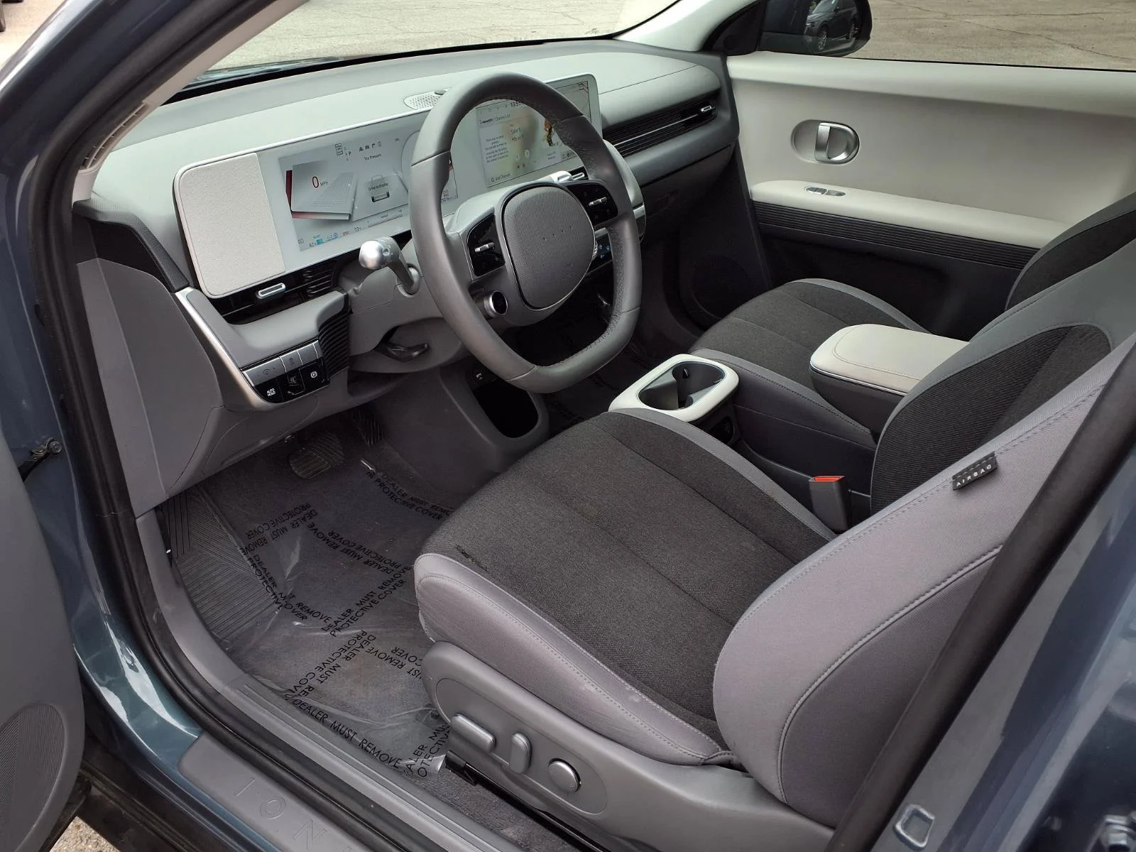 Used 2024 Green Hyundai SE image 15