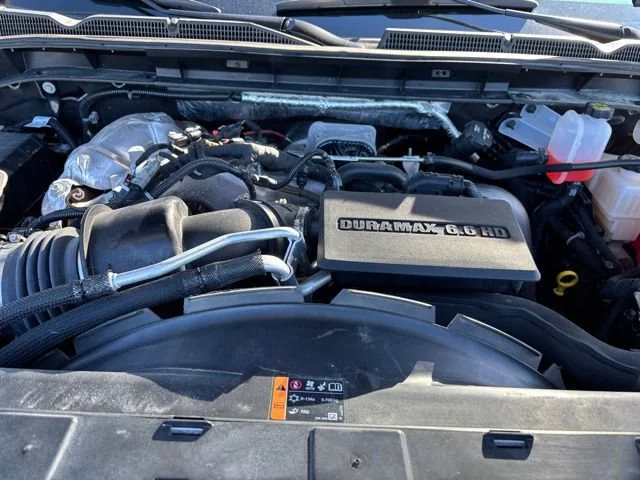 Certified Used 2025 Summit White GMC AT4X image 26