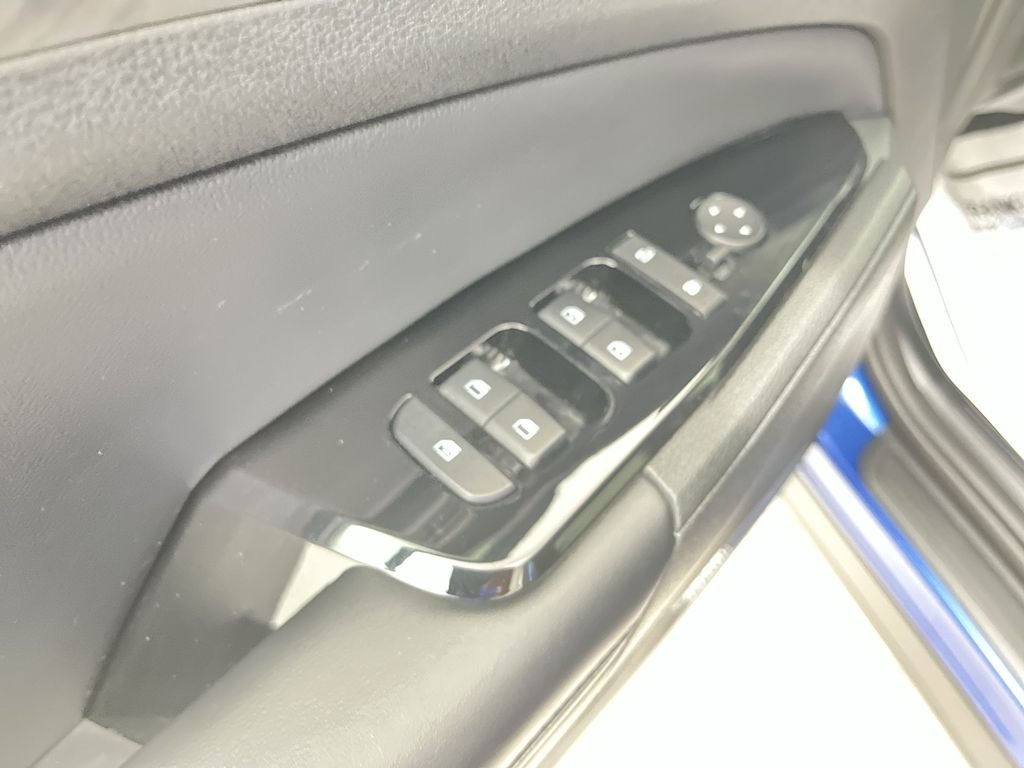 Used 2023 Blue Kia X-Pro image 13
