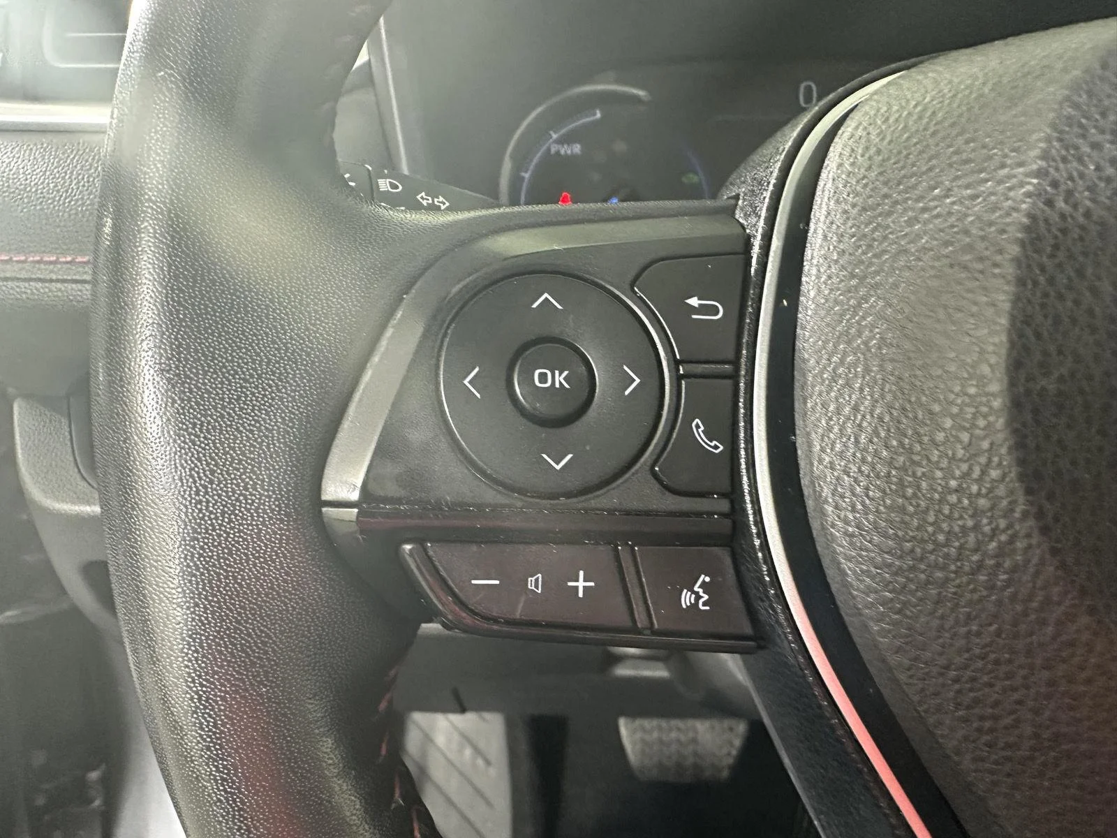 Used 2022 Magnetic Gray Metallic Toyota SE image 32