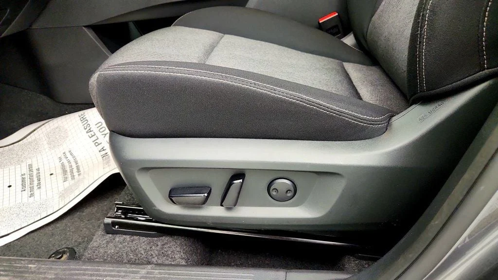 Used 2026 Boulder Gray Pearl Nissan FWD SV *Ltd Avail* image 11