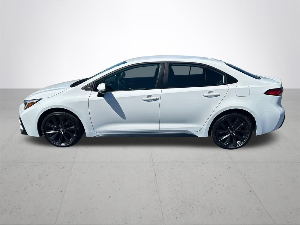 Used 2025 Ice Toyota SE image 10