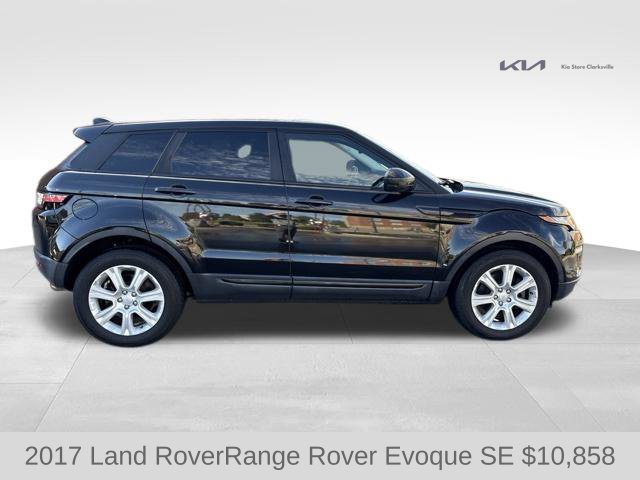 Used 2017  Land Rover SE image 9
