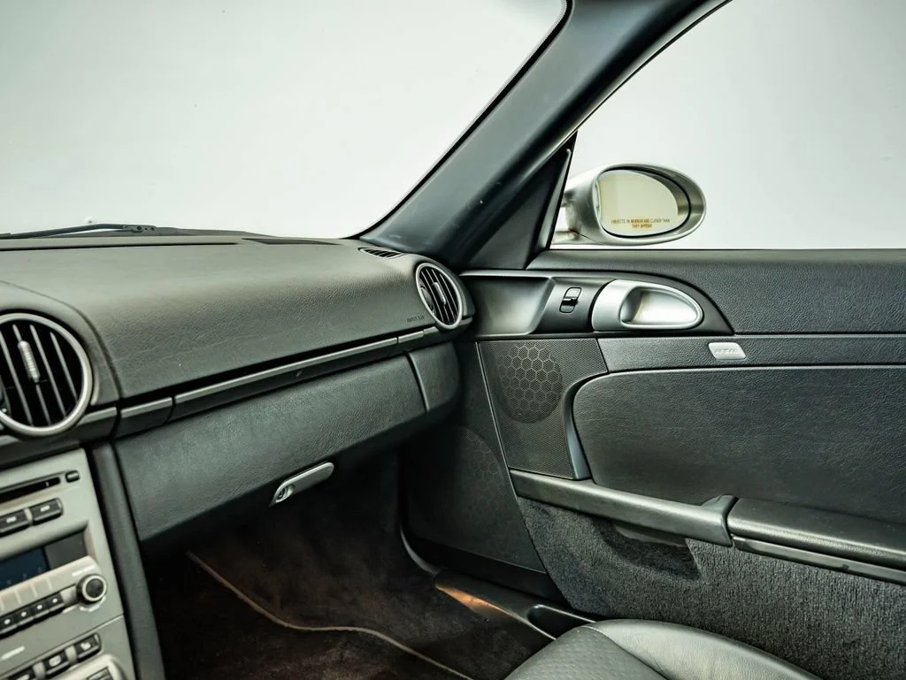 Used 2007 Arctic Silver Metallic Porsche  image 36