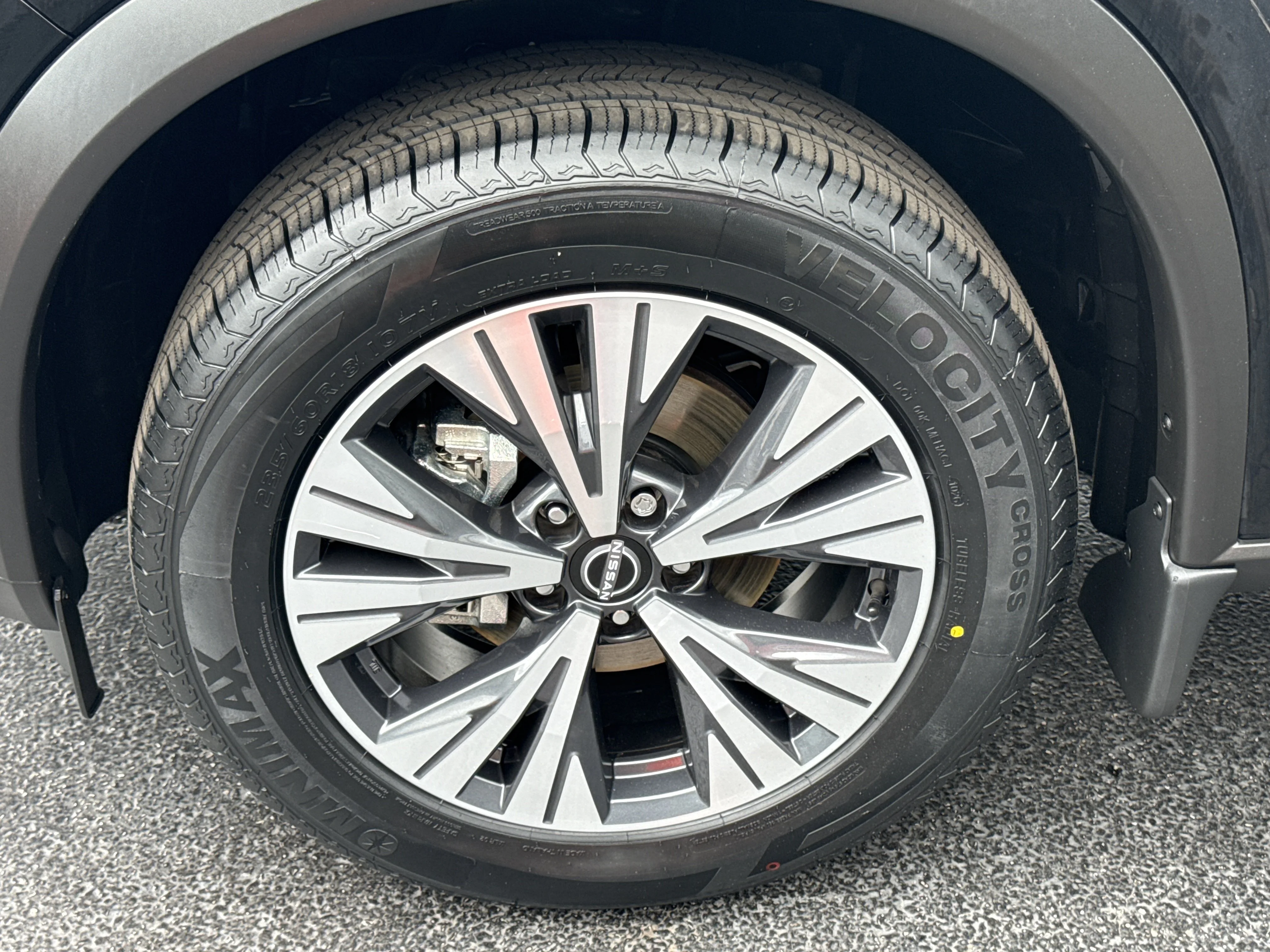 Certified Used 2023 Super Black Nissan SV AWD image 14