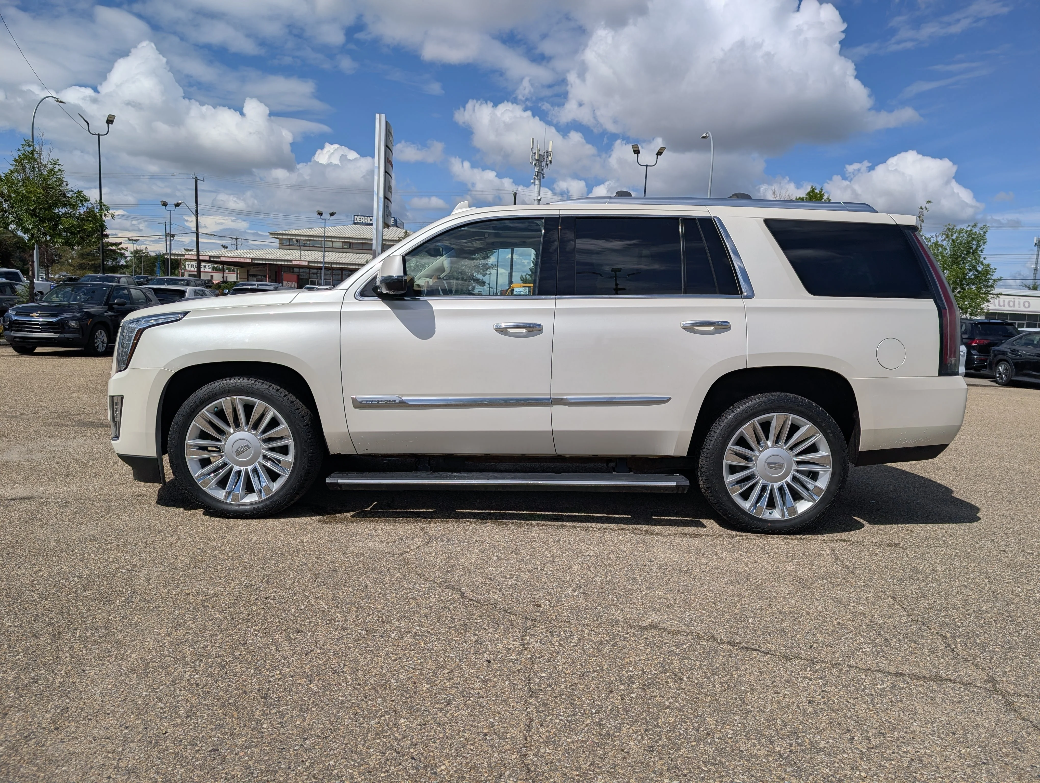 Used 2015 White Cadillac Platinum image 3