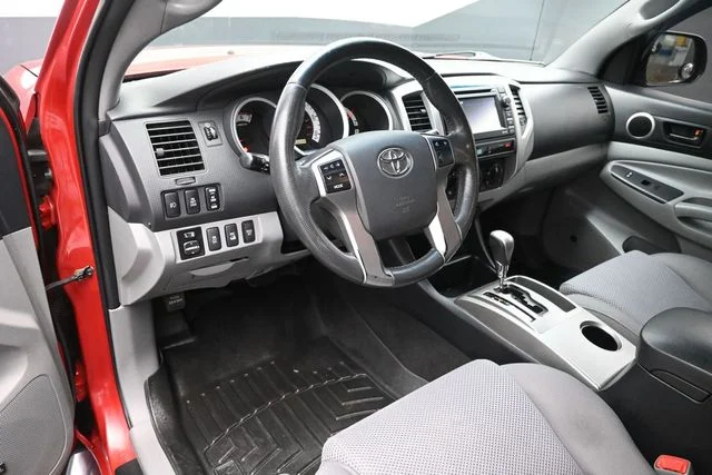 Used 2013 Red Toyota Base image 9