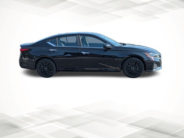 Used 2025 Black Nissan 2.5 SV image 3