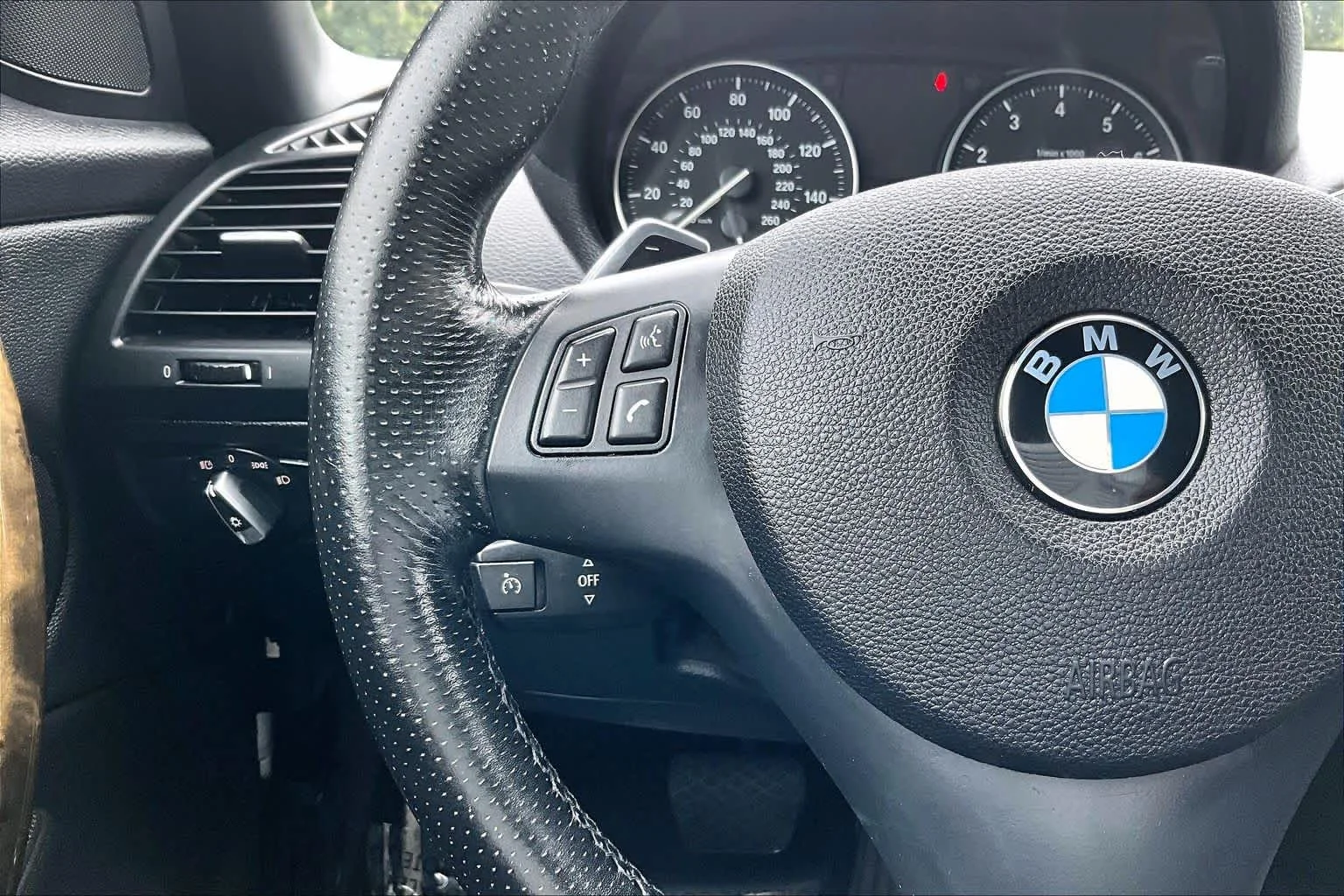 Used 2012 Alpine White BMW 135i image 23
