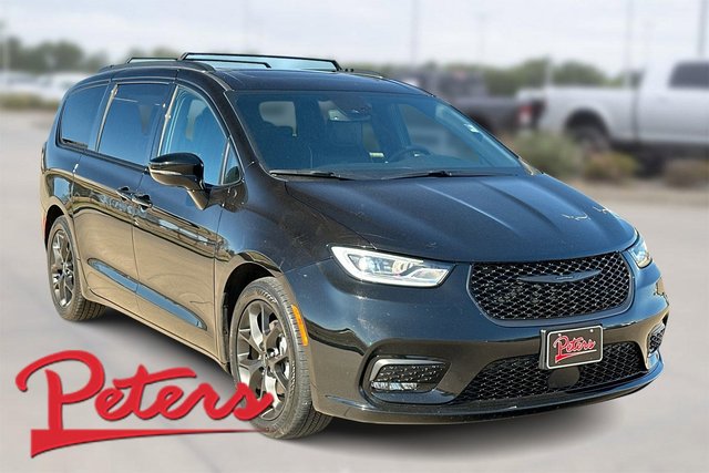 Used 2025 Chrysler Pacifica Limited