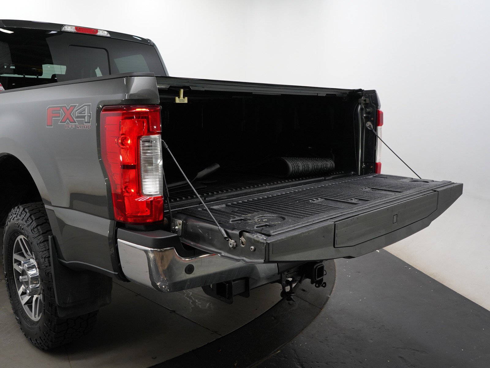 Used 2017 Black Ford Lariat image 9