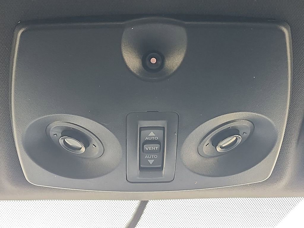 2012 Chrysler 200 Limited - Photo 26