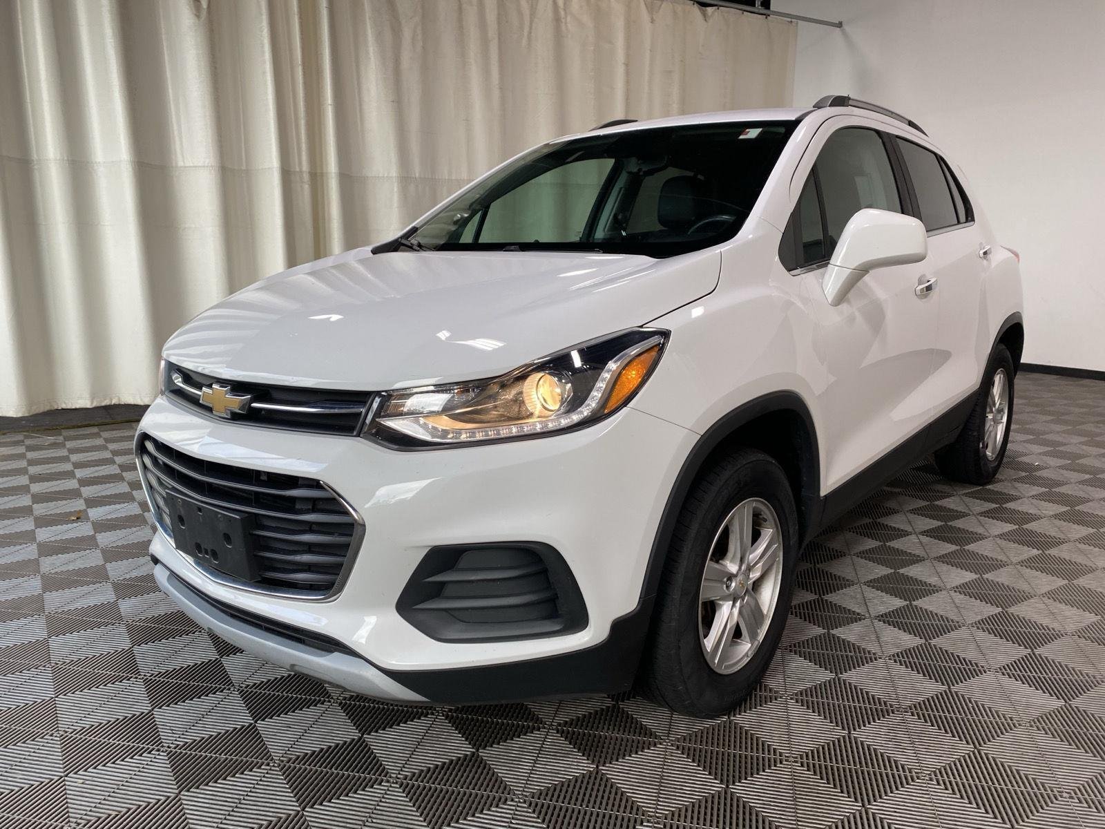 Used 2019 Summit White Chevrolet LT image 3