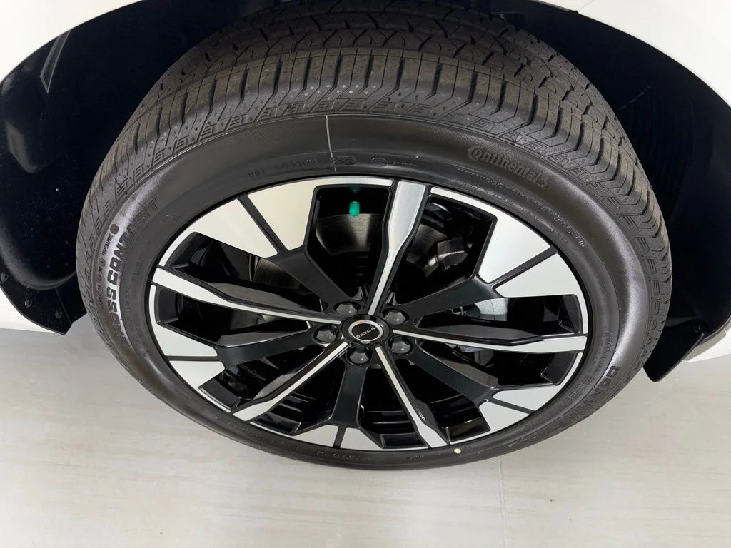 2026 Volvo XC60 Plus - Photo 10