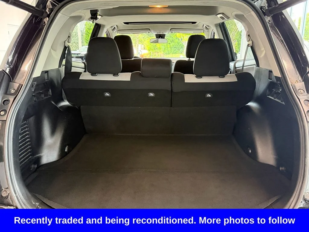 Used 2018 Black Toyota XLE image 14