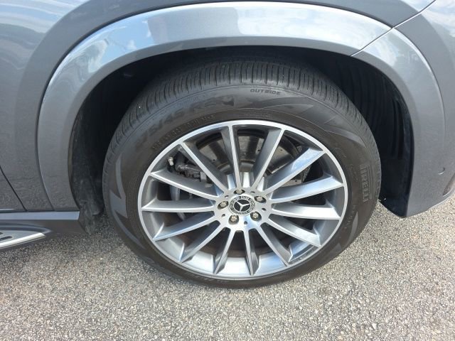 Used 2024 Gray Mercedes-Benz GLE 580 image 11