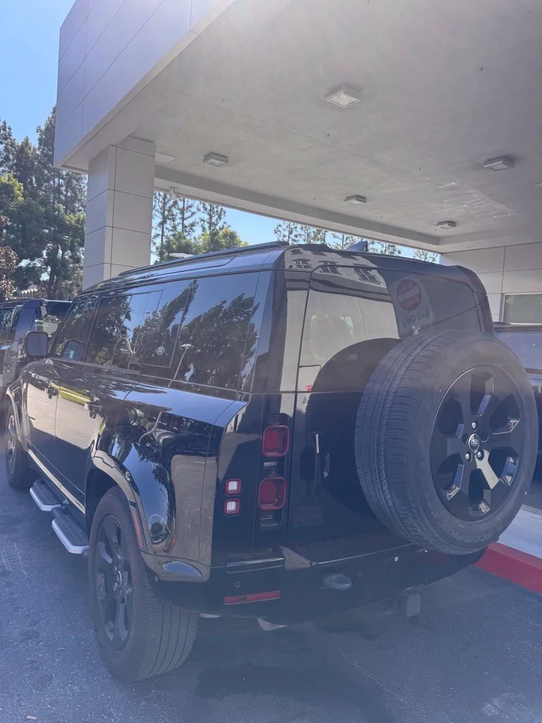 Used 2024 Black Land Rover X-Dynamic SE image 2