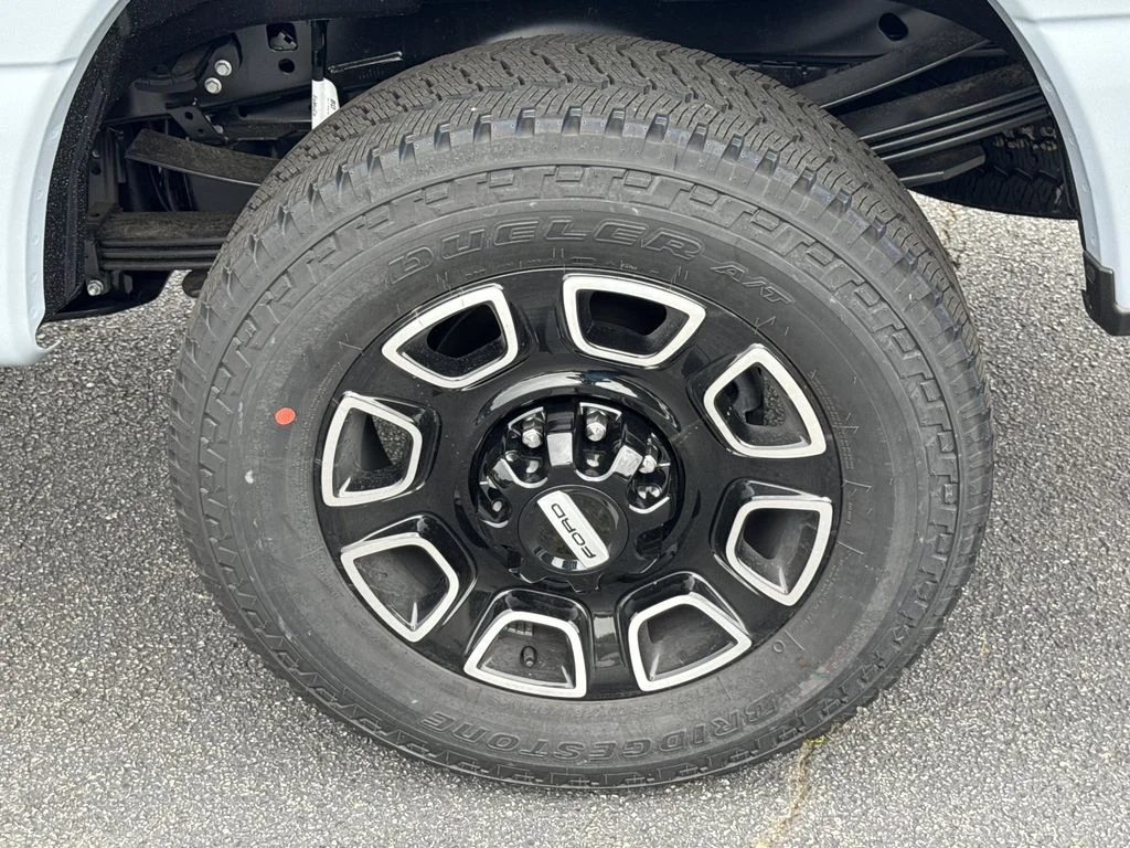 New 2026 Gray Ford Platinum image 19