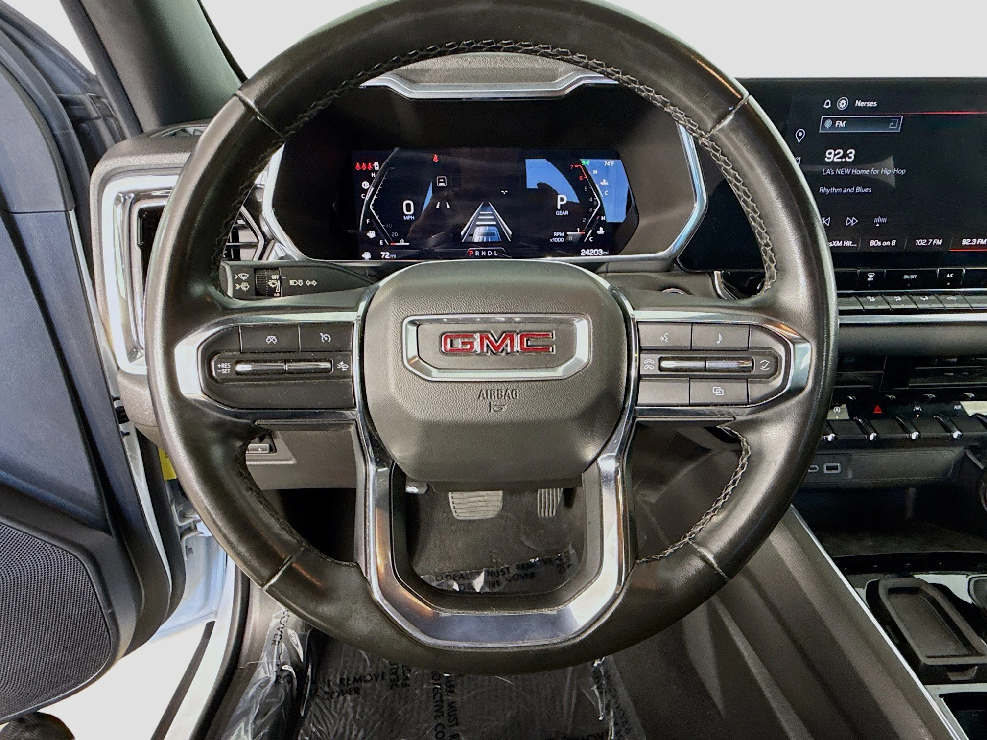 Used 2024 Summit White GMC Elevation image 13