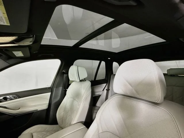 New 2026 Carbon Black Metallic BMW xDrive40i image 23