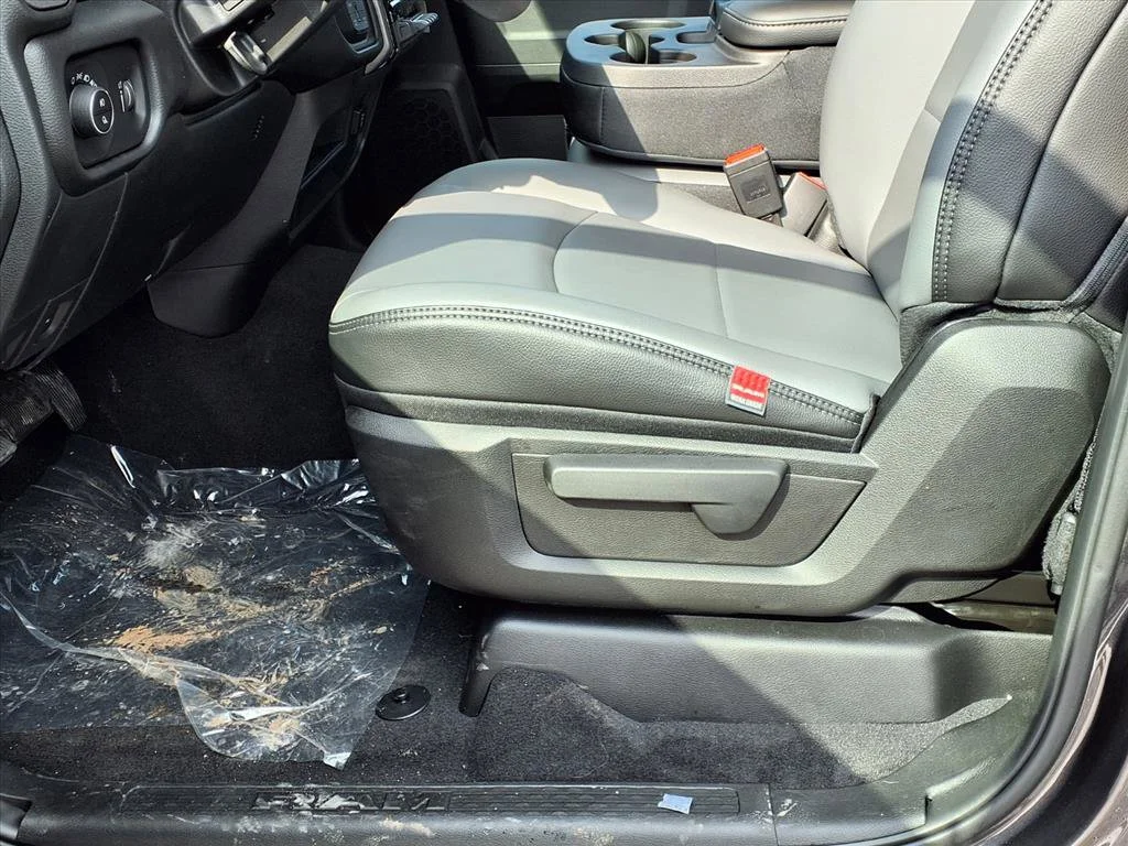 New 2026 Granite Crystal Metallic Clearcoat RAM Tradesman image 15