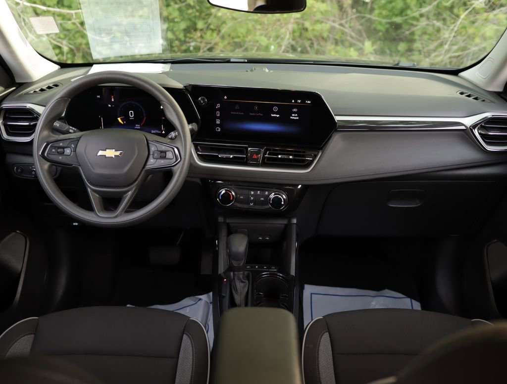 Used 2025 Mosaic Black Metallic Chevrolet LT image 19